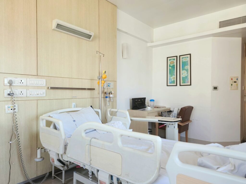 Bed with side rails - choosing a safe bed rail for seniors